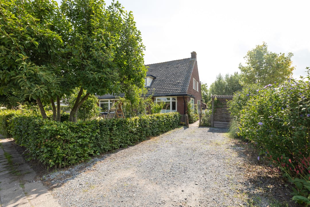 Foto 1 van Nieuw-Loosdrechtsedijk 127