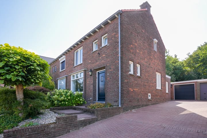 Foto 3 van Burg Strijkersstraat 7