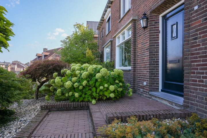 Foto 4 van Burg Strijkersstraat 7