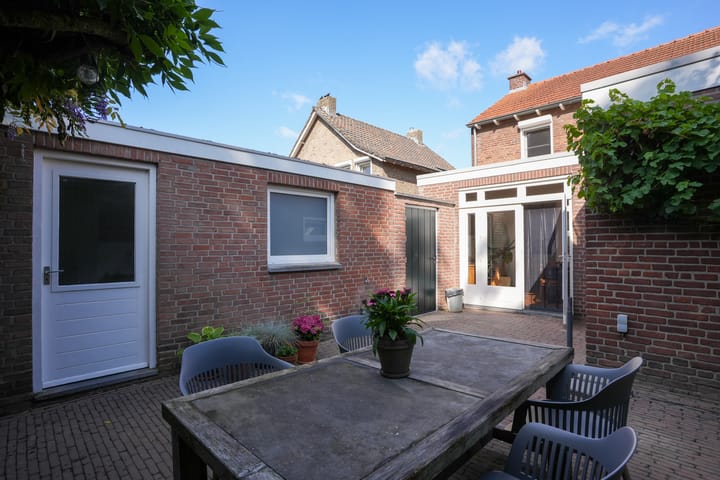 Foto 30 van Burg Strijkersstraat 7