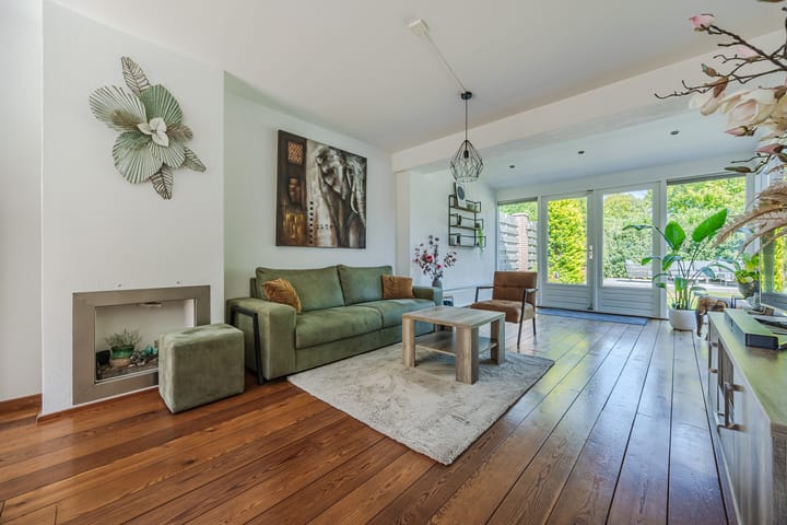 Photo 2 of Julianastraat 7