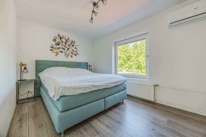 Photo 22 of Julianastraat 7