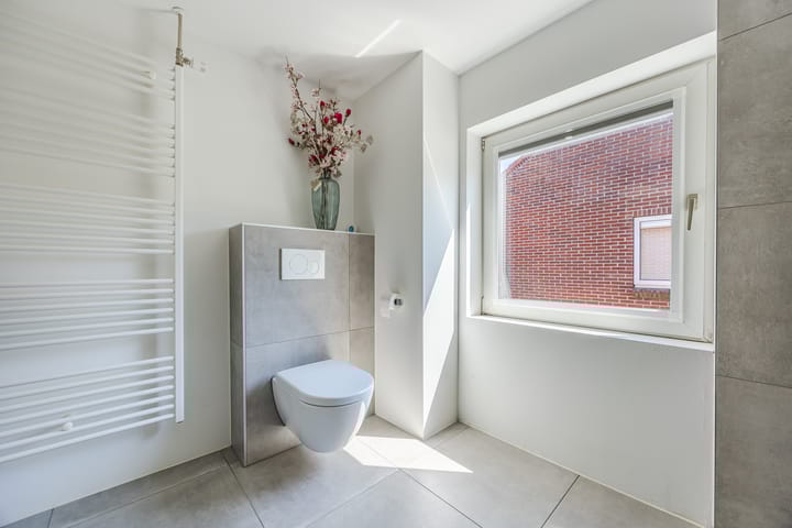 Photo 28 of Julianastraat 7