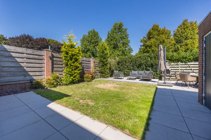 Photo 31 of Julianastraat 7