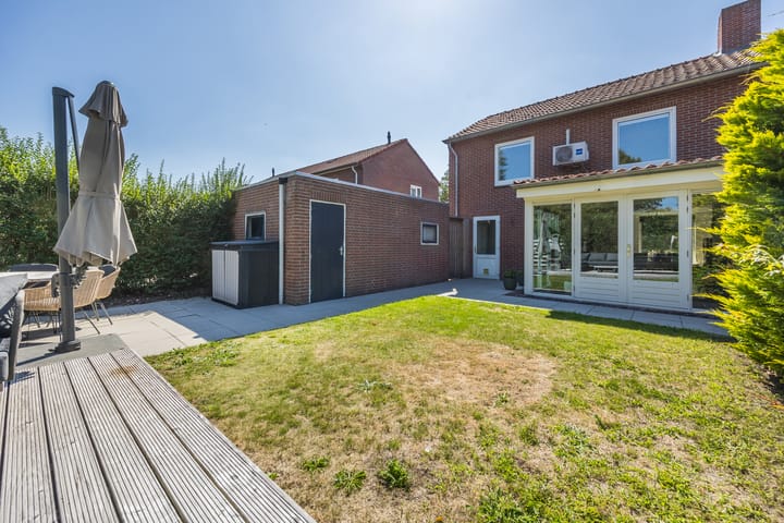 Photo 37 of Julianastraat 7