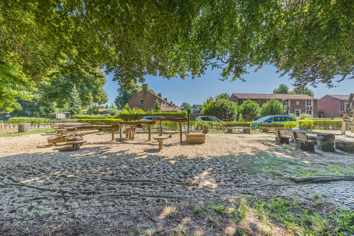 Photo 46 of Julianastraat 7