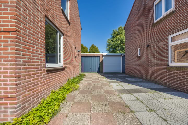 Photo 39 of Julianastraat 7