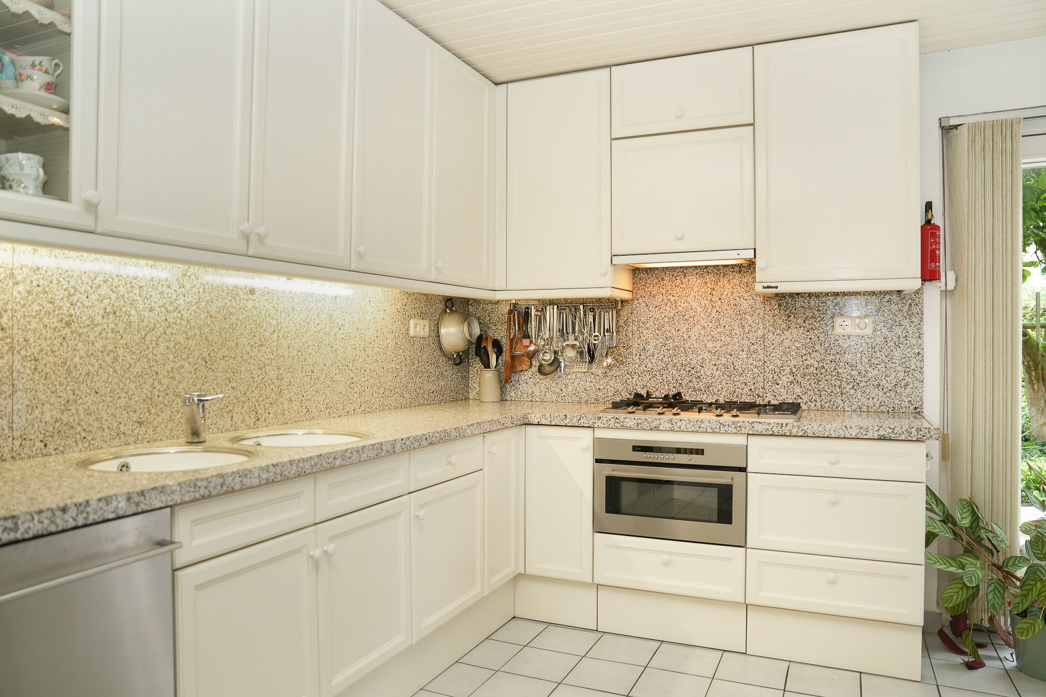 Foto 12 van Hogeweg 14-A