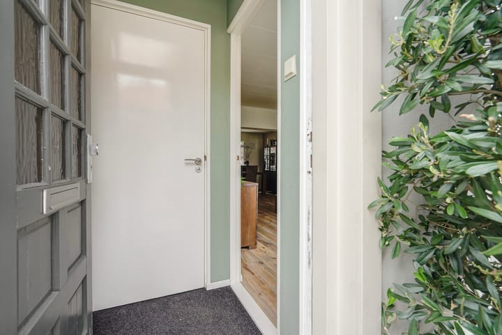 Foto 8 van Naaldwijkseweg 156