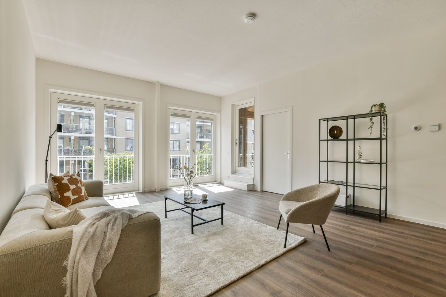 Photo 3 of Passage 43