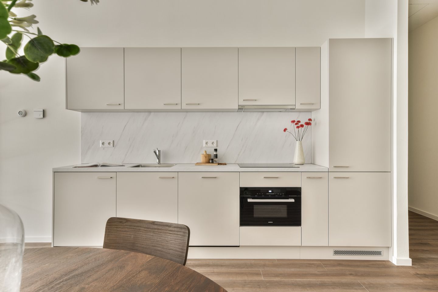 Photo 12 of Passage 43