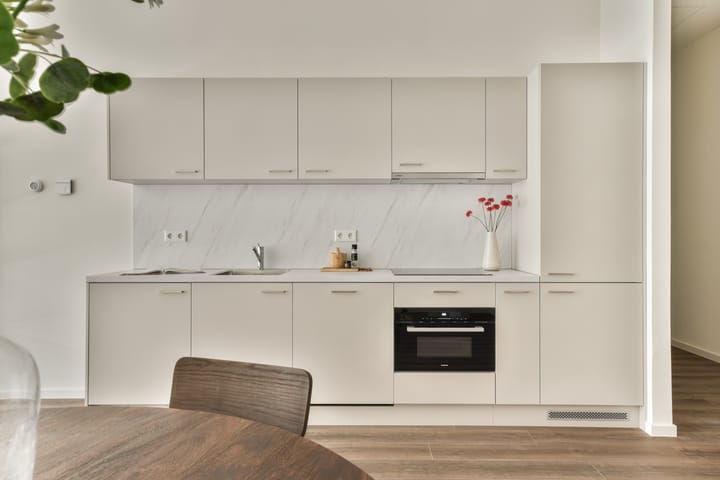 Photo 12 of Passage 43