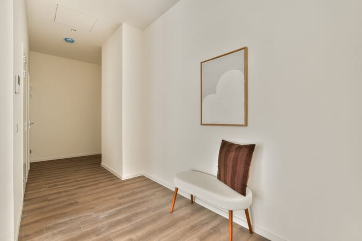 Photo 15 of Passage 43