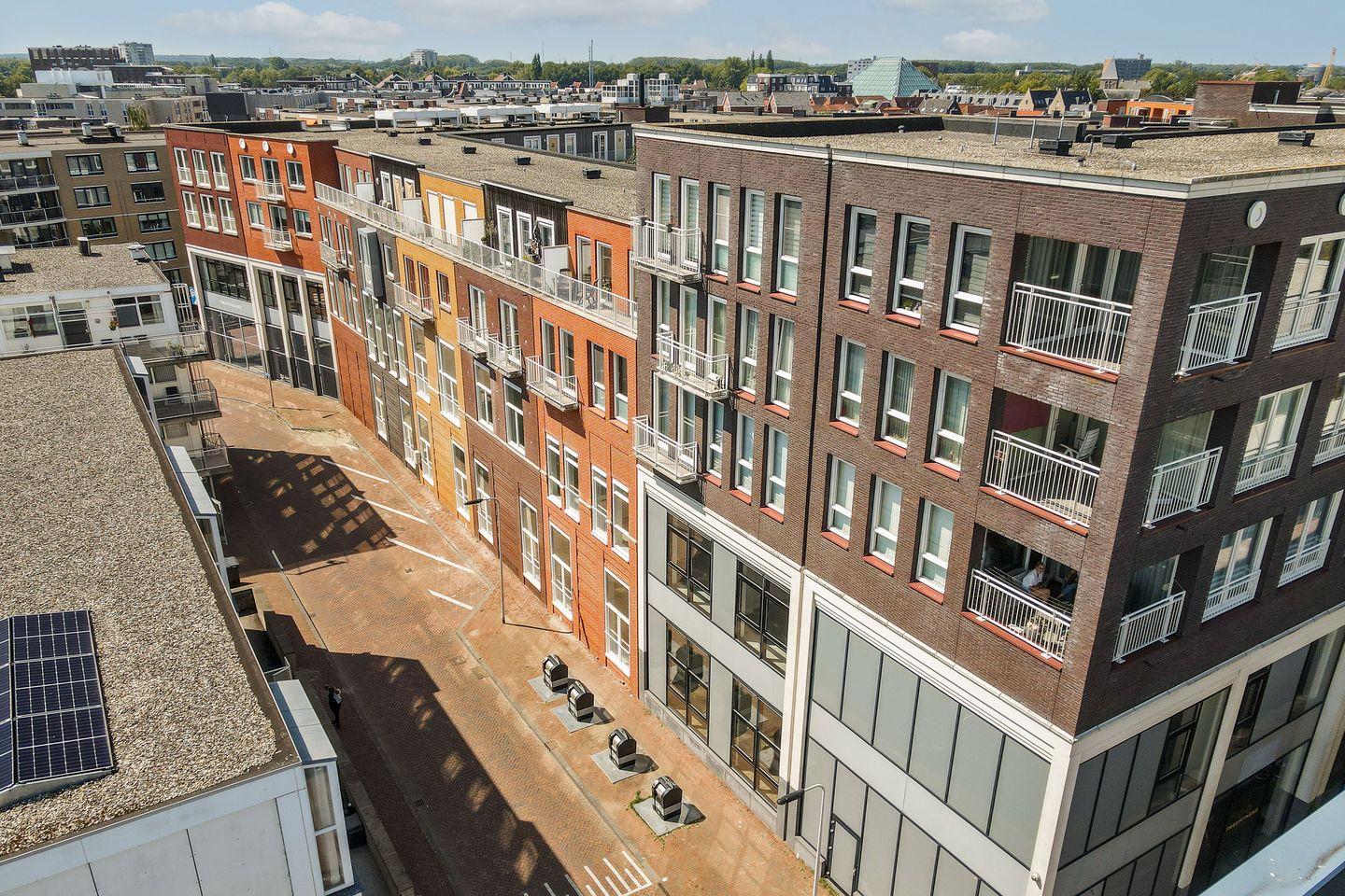 Photo 23 of Passage 43