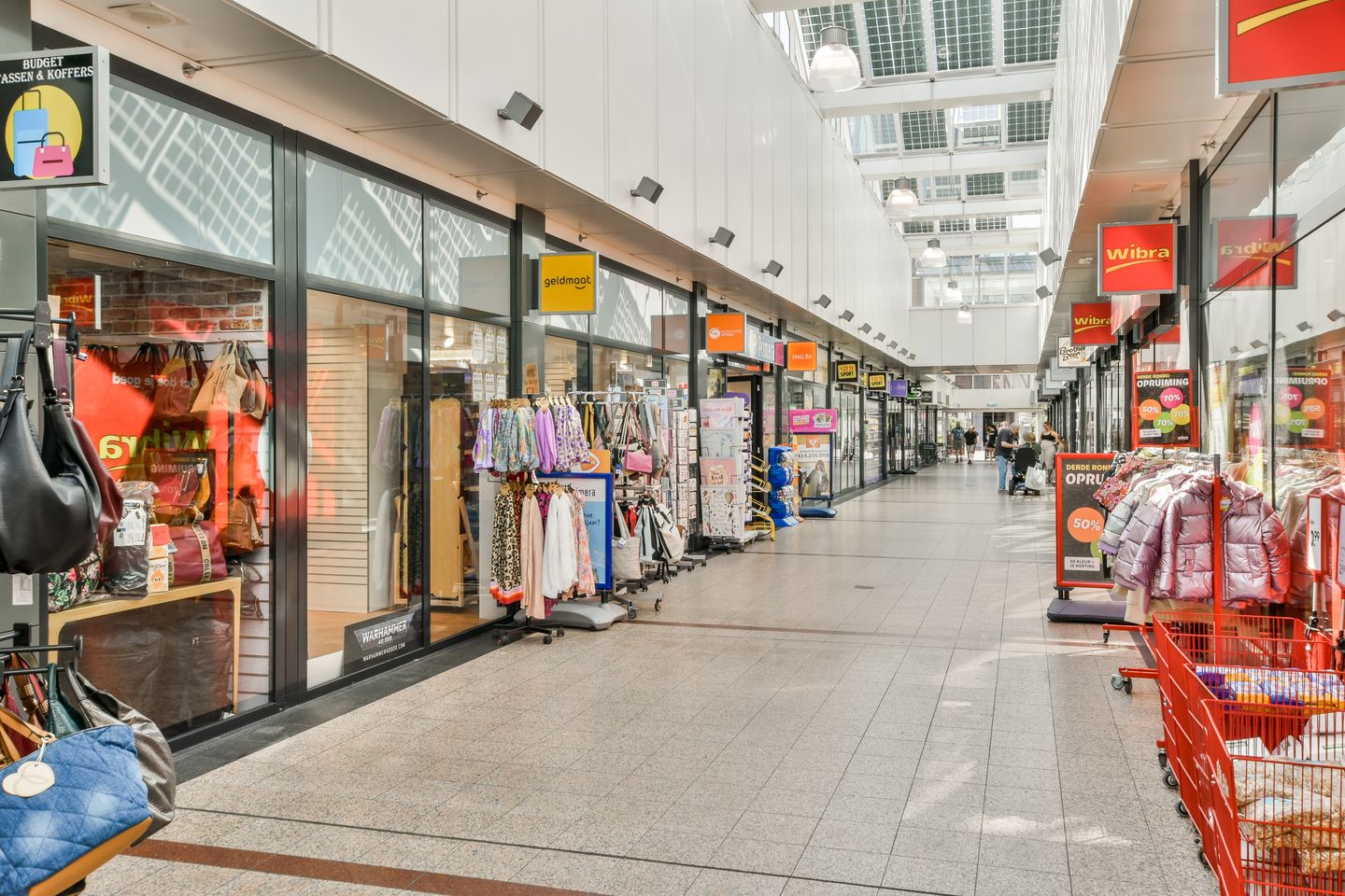 Photo 32 of Passage 43