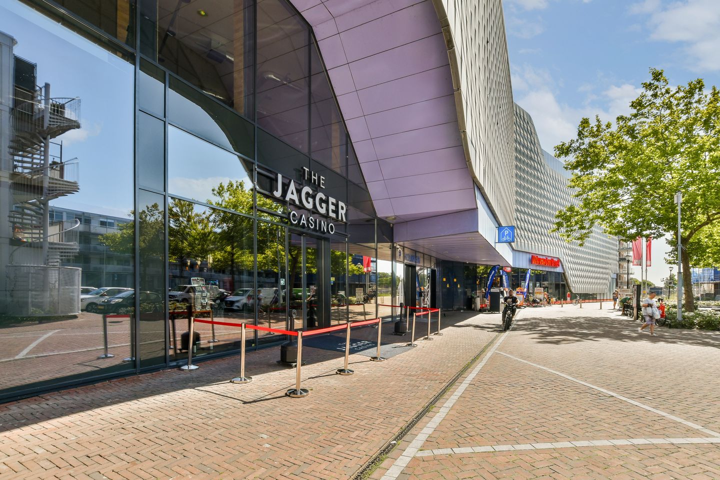 Photo 34 of Passage 43