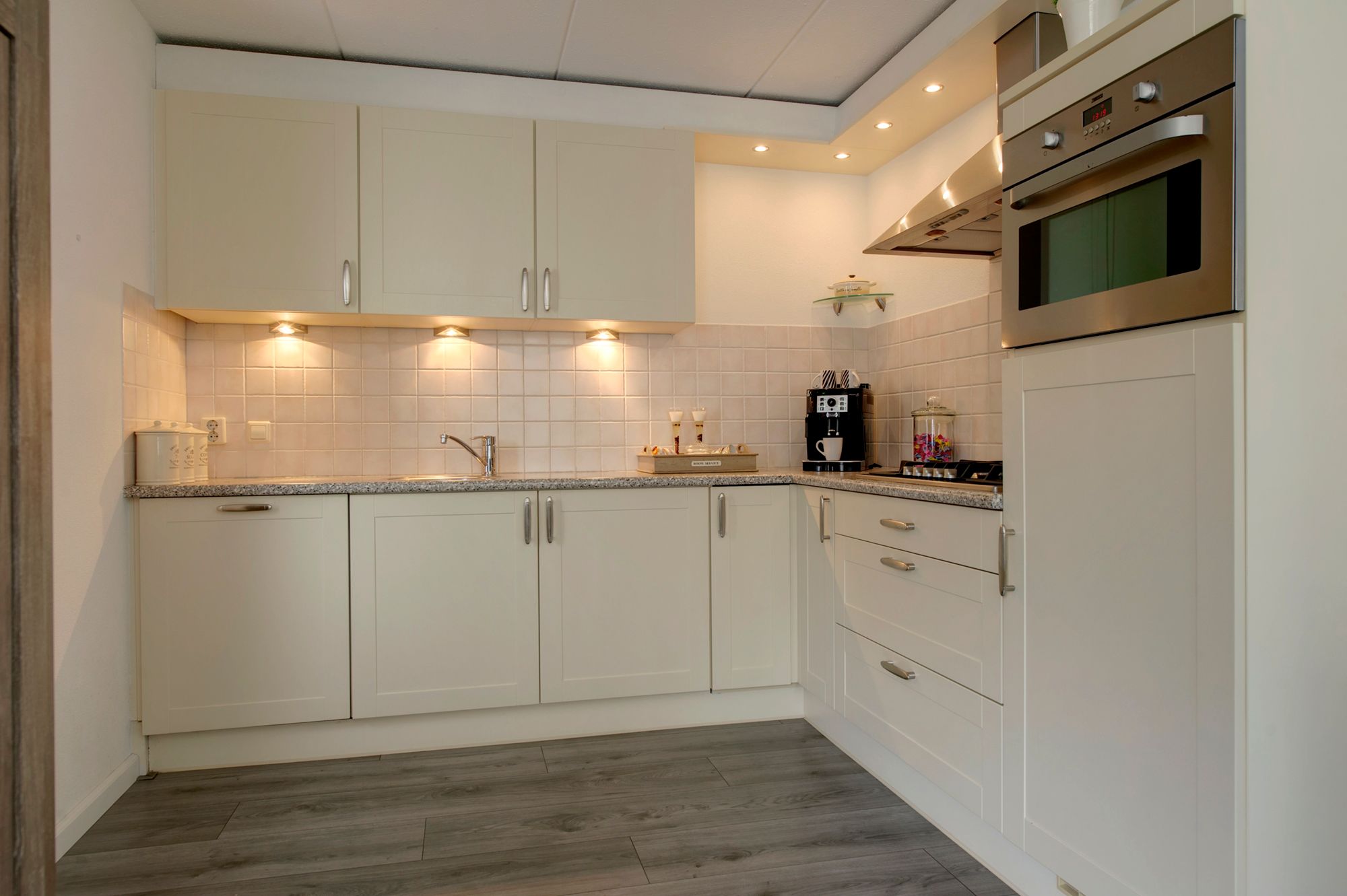 Foto 15 van Fluitekruid 27