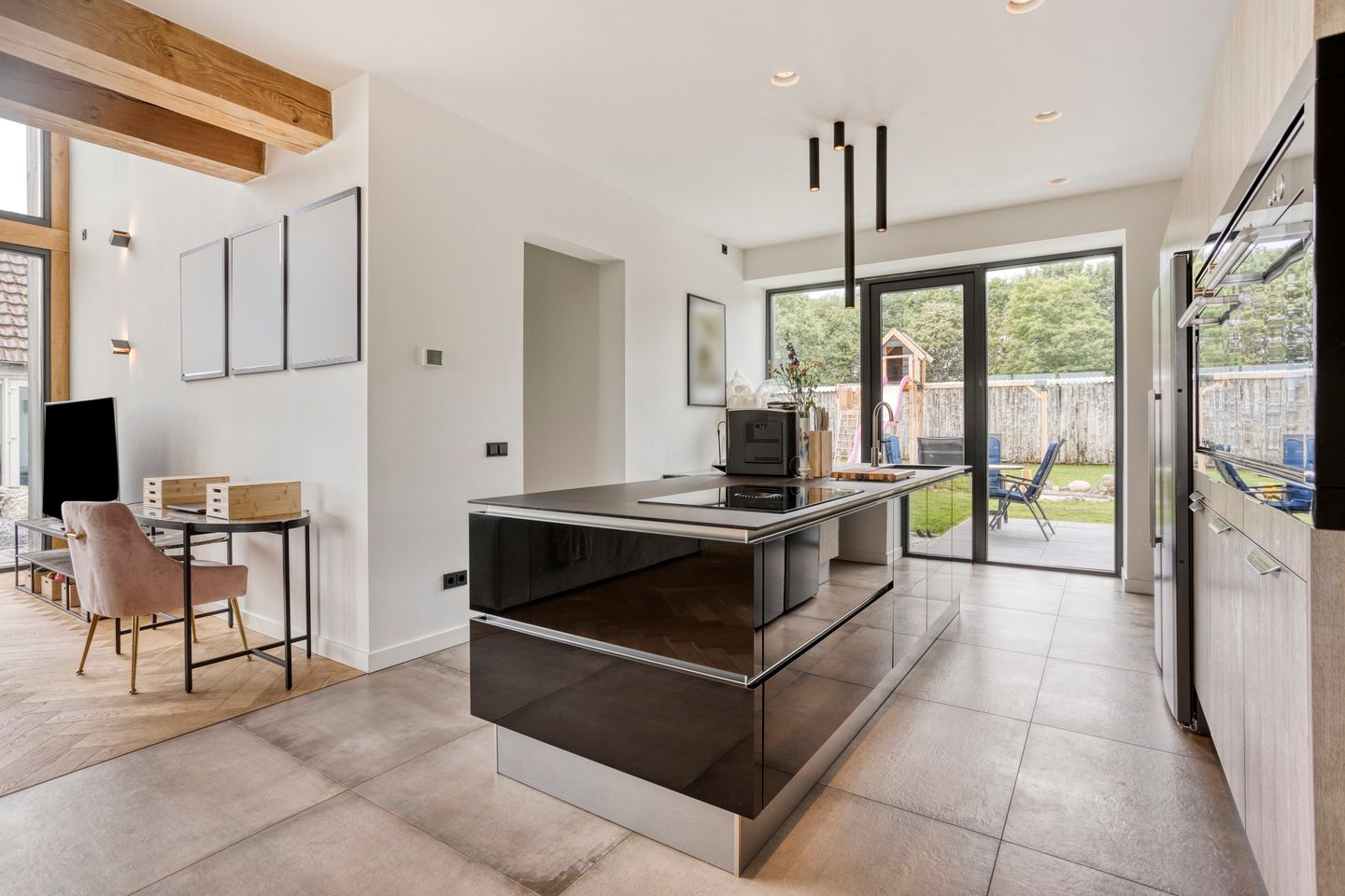 Foto 14 van Rouwstraat 1