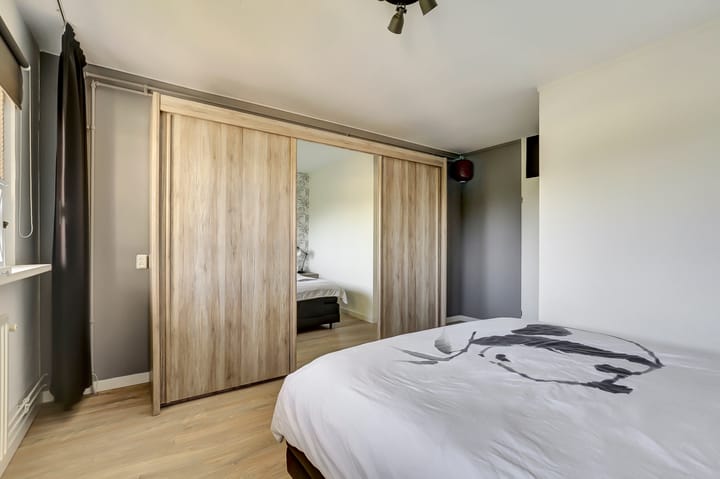 Photo 17 of Dokter van Stratenweg 331