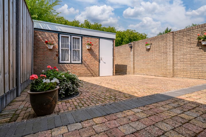 Foto 20 van Vincent van Goghstraat 21