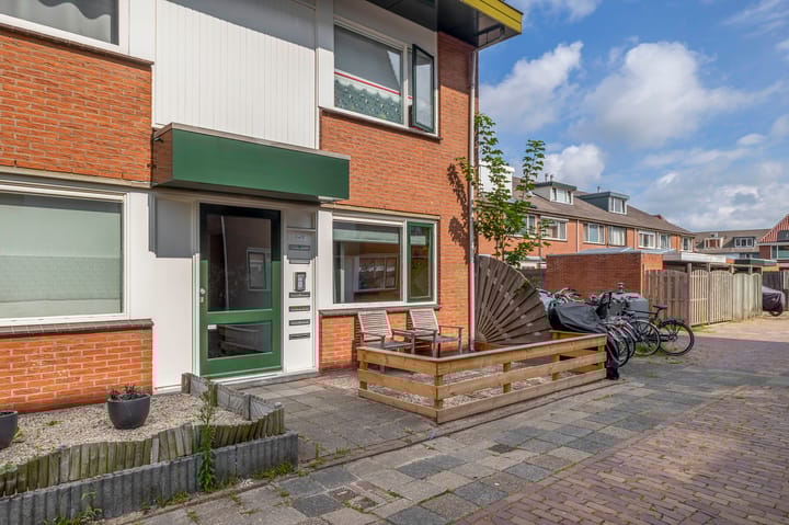 Photo 3 of Constantijnstraat 2