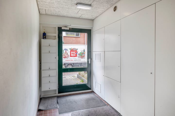 Photo 5 of Constantijnstraat 2