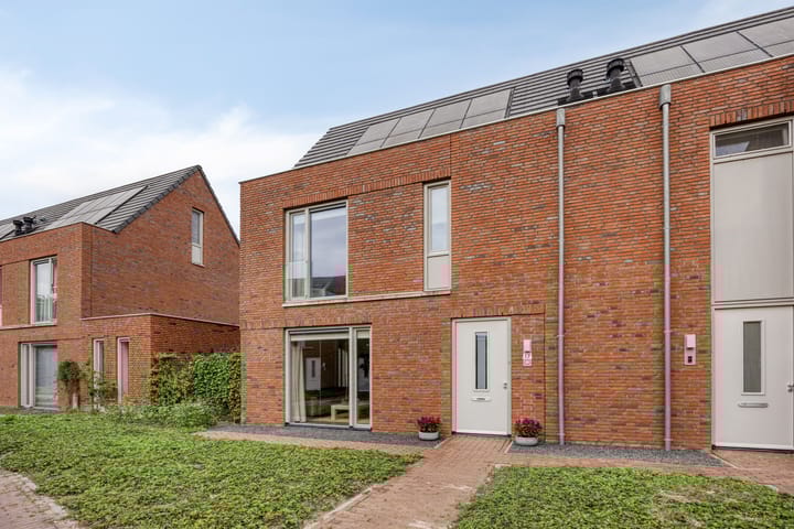 Photo 5 of Vuursteen 17