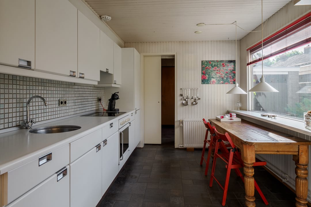 Photo 11 of Margrietstraat 11