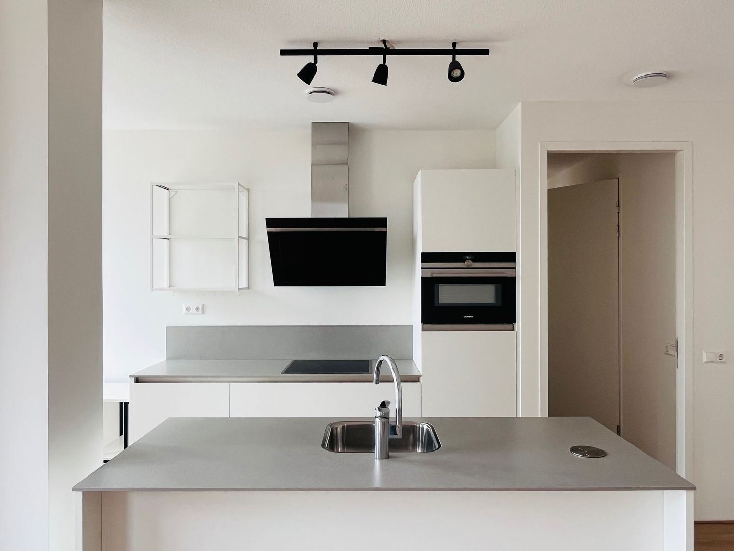 Photo 14 of Oostenburgermiddenstraat 521