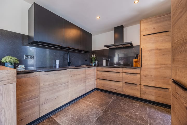 Photo 22 of Arnold van Lieropstraat 56