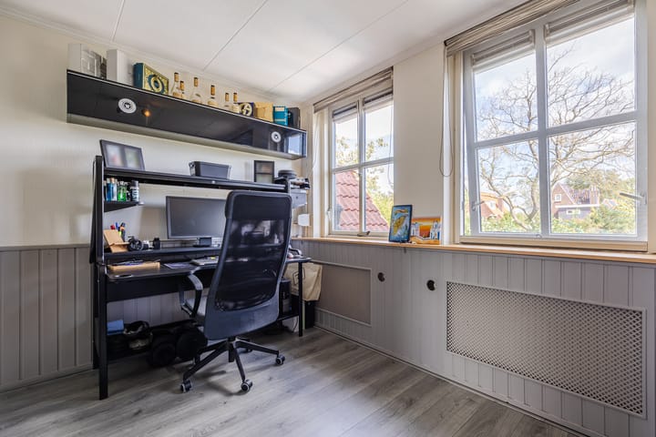 Photo 36 of Arnold van Lieropstraat 56