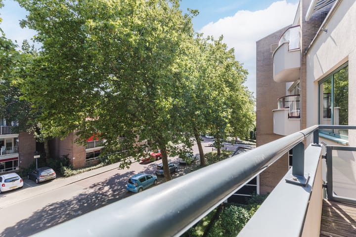 Photo 33 of Raadhuisstraat 32