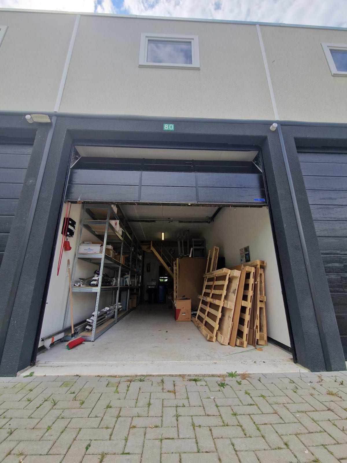 Bekijk foto 2 van Bedrijfsweg 80