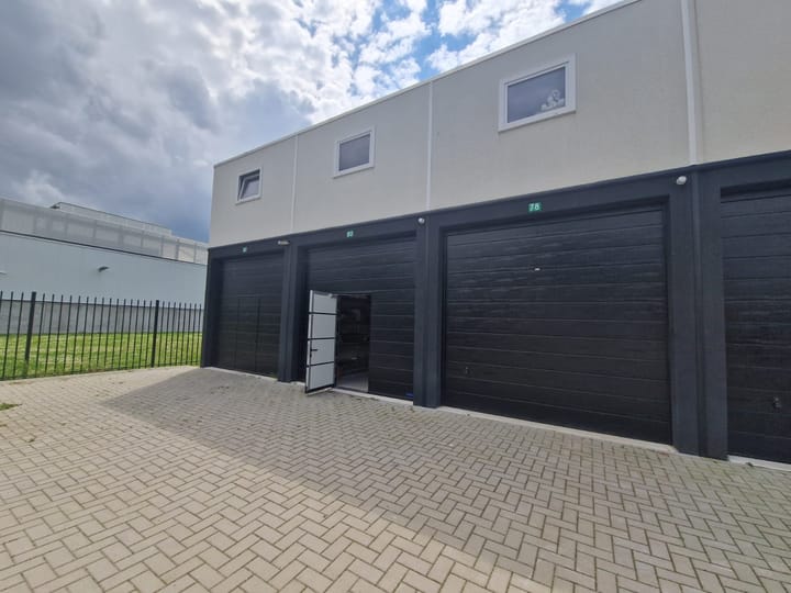 Bedrijfsweg 80, Geleen