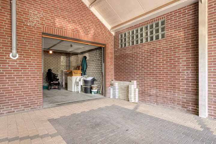 Photo 35 of Bernadettelaan 14