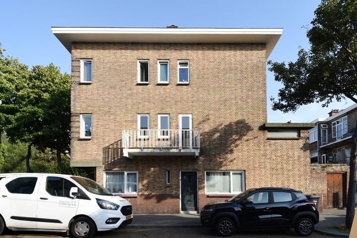 Foto 2 van Elise van Calcarstraat 9