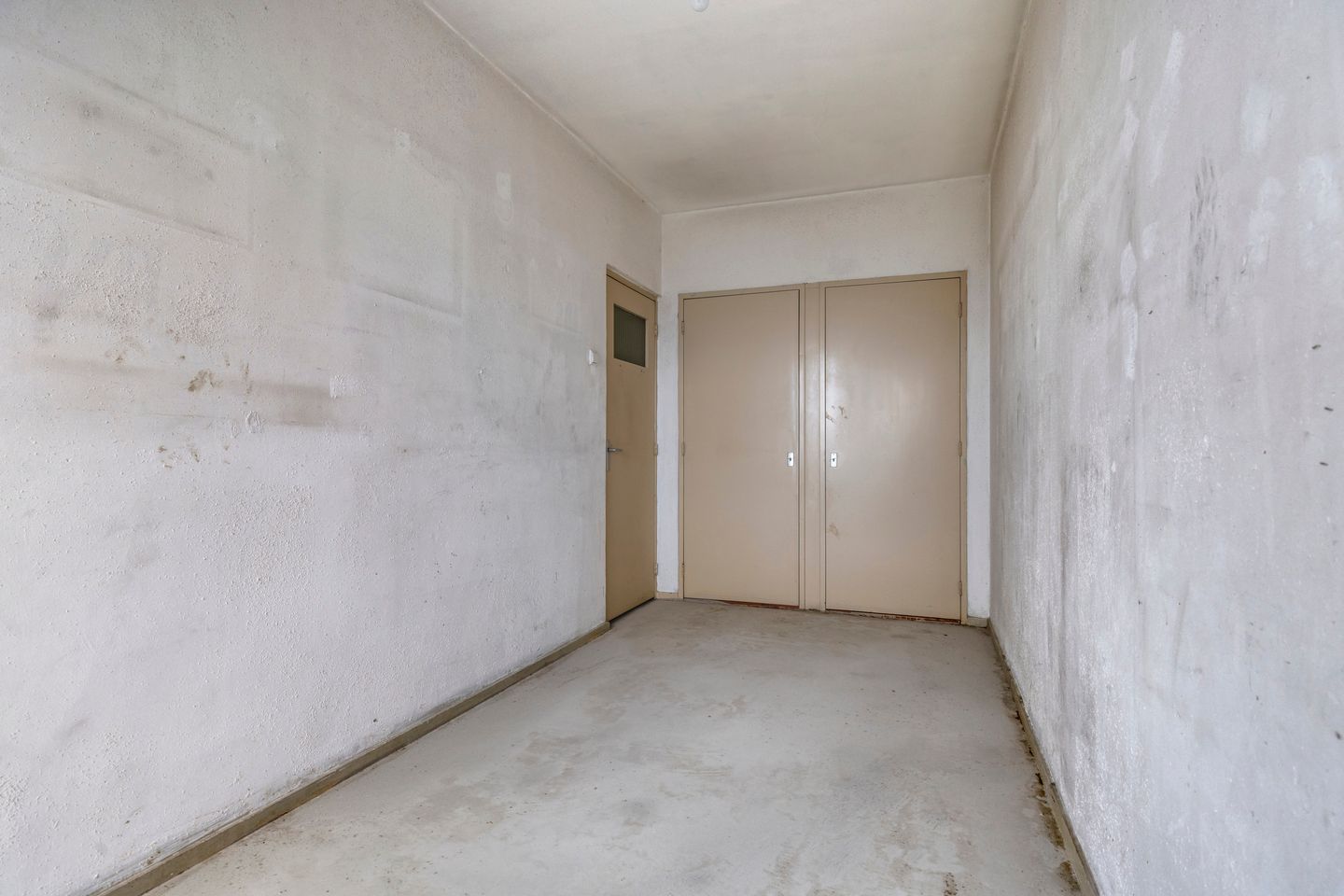 Photo 14 of Maassluisstraat 550