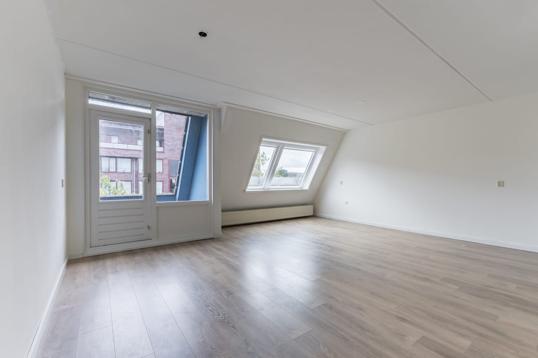 Foto 8 van Valkenierstraat 17-A