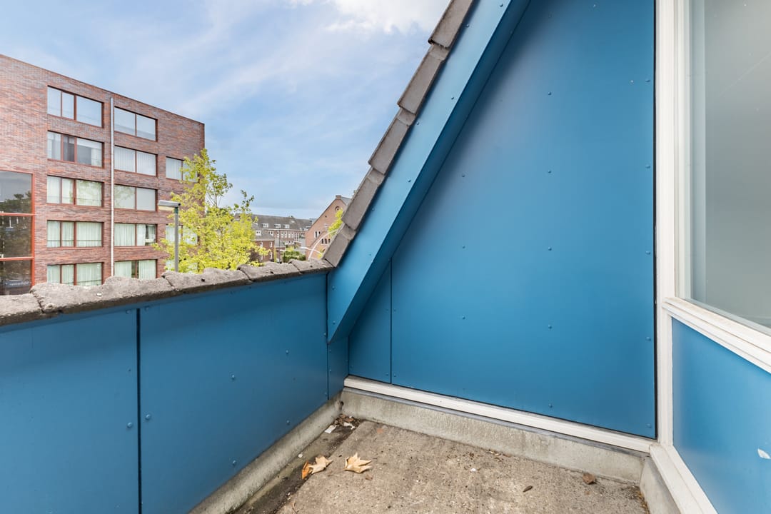 Foto 28 van Valkenierstraat 17-A