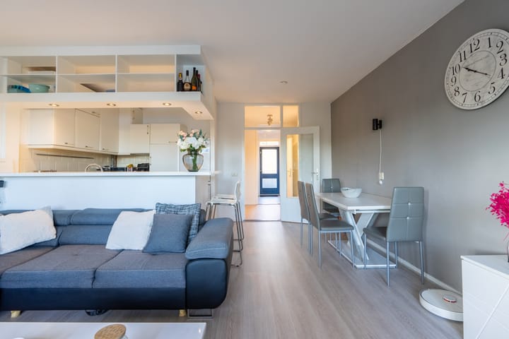 Foto 8 van Aert van Neslaan 140