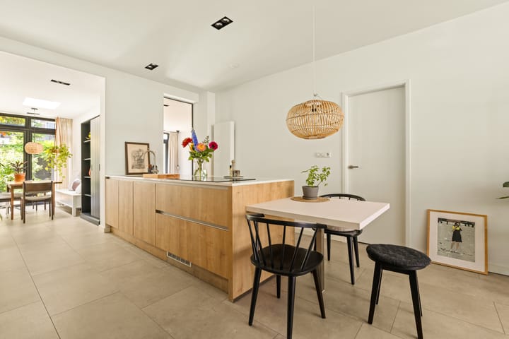 Foto 12 van Woubruggestraat 38-H