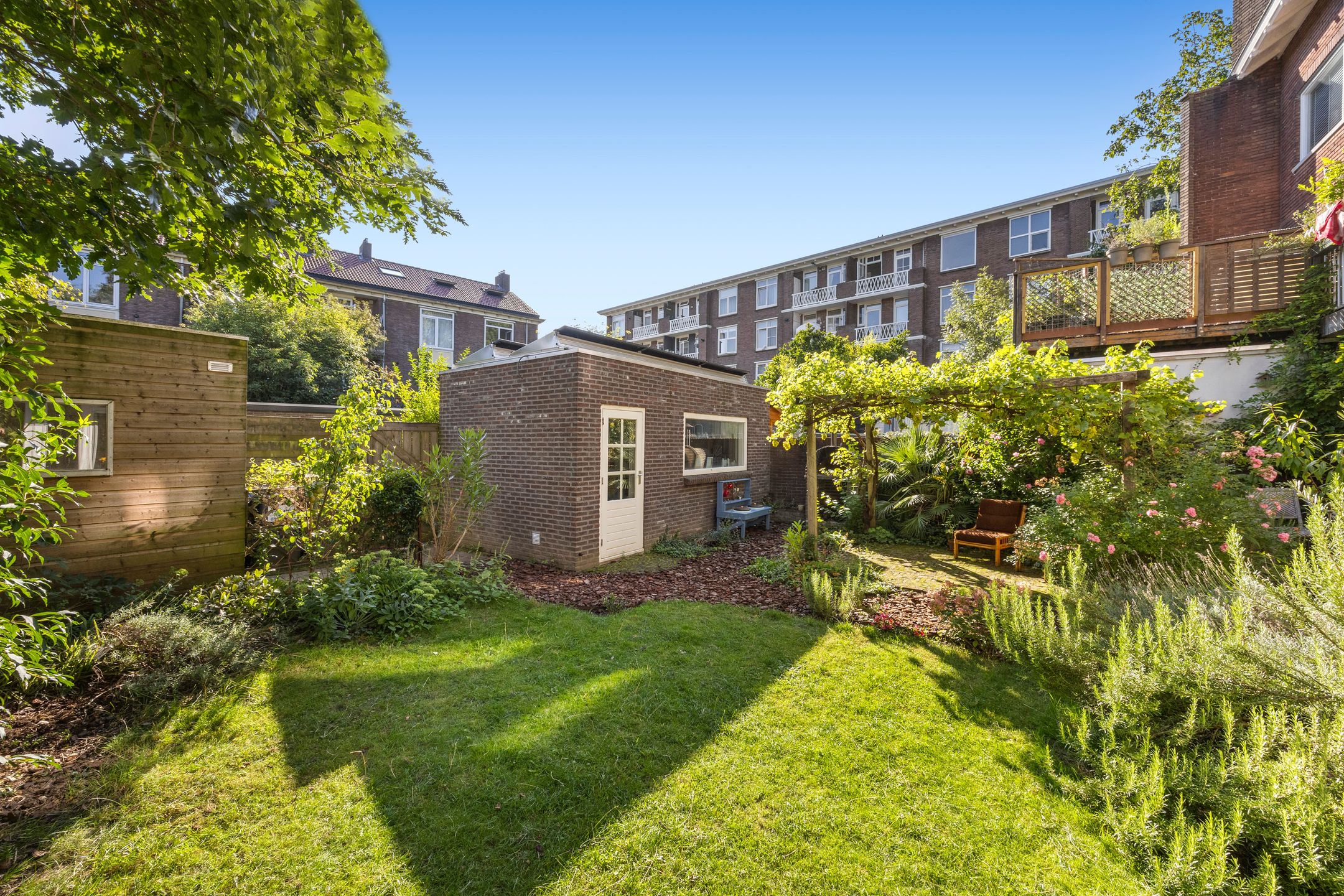 Foto 30 van Veerpolderstraat 16