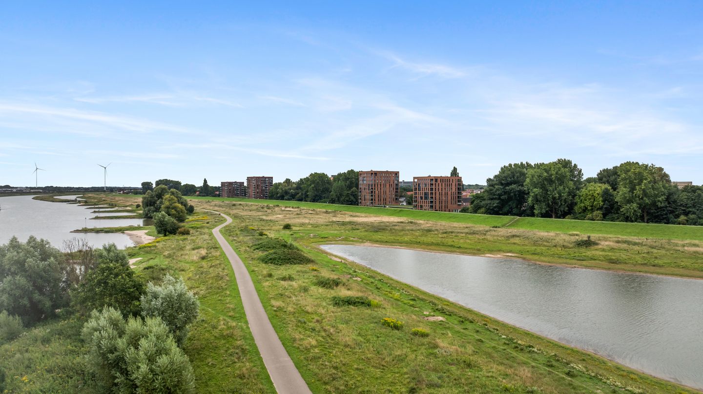 Foto 44 van Veerpolderstraat 16