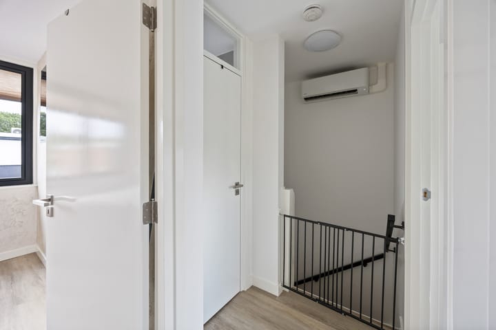 Foto 20 van Burgemeester Overmarsstraat 14