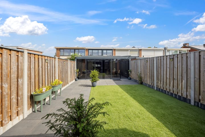 Foto 39 van Burgemeester Overmarsstraat 14