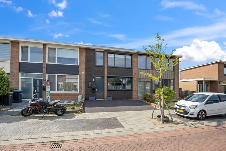 Foto 49 van Burgemeester Overmarsstraat 14