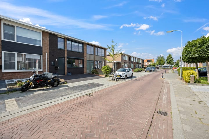 Foto 50 van Burgemeester Overmarsstraat 14