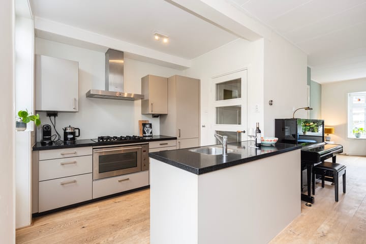 Foto 3 van De Genestetstraat 17