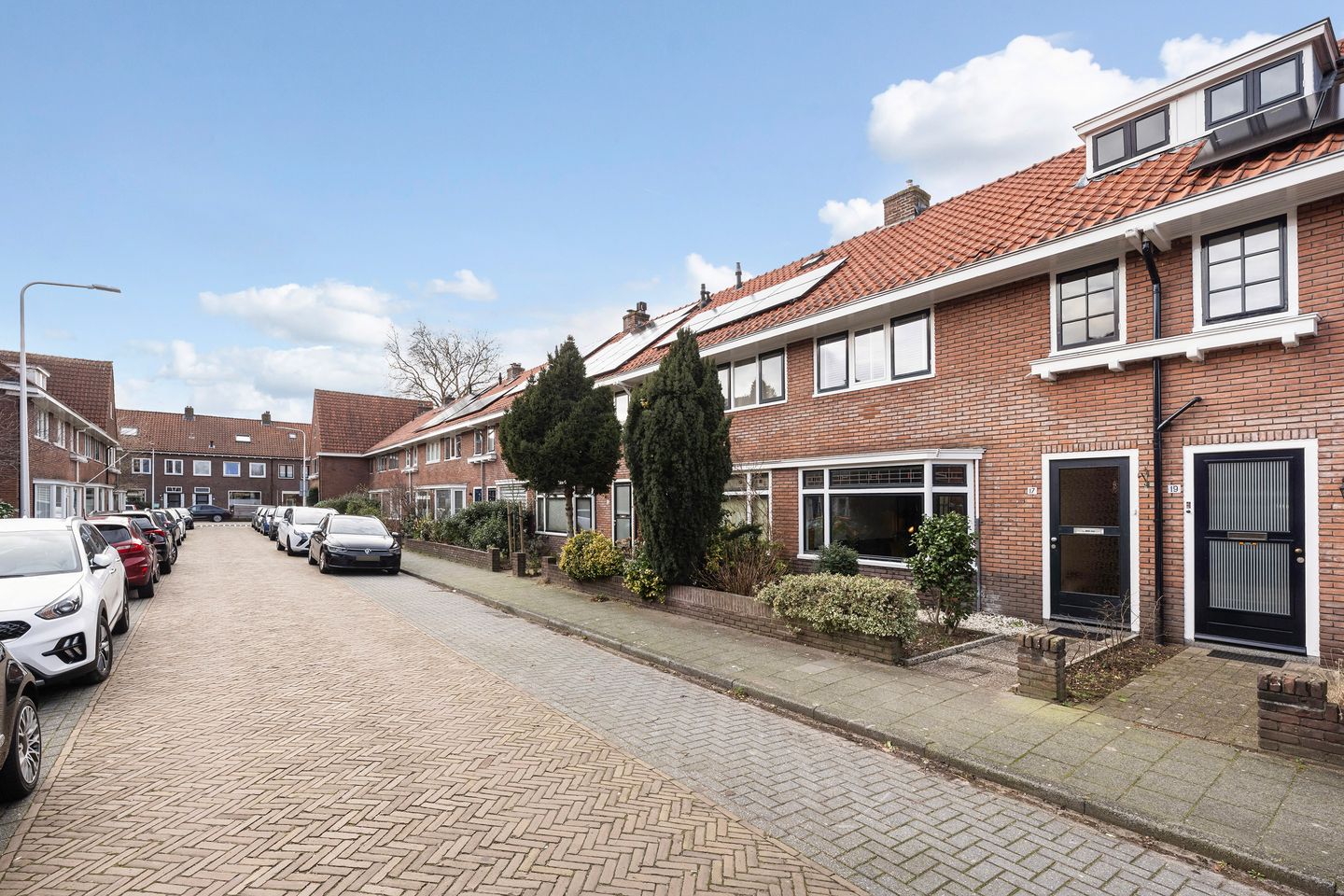 Foto 44 van De Genestetstraat 17