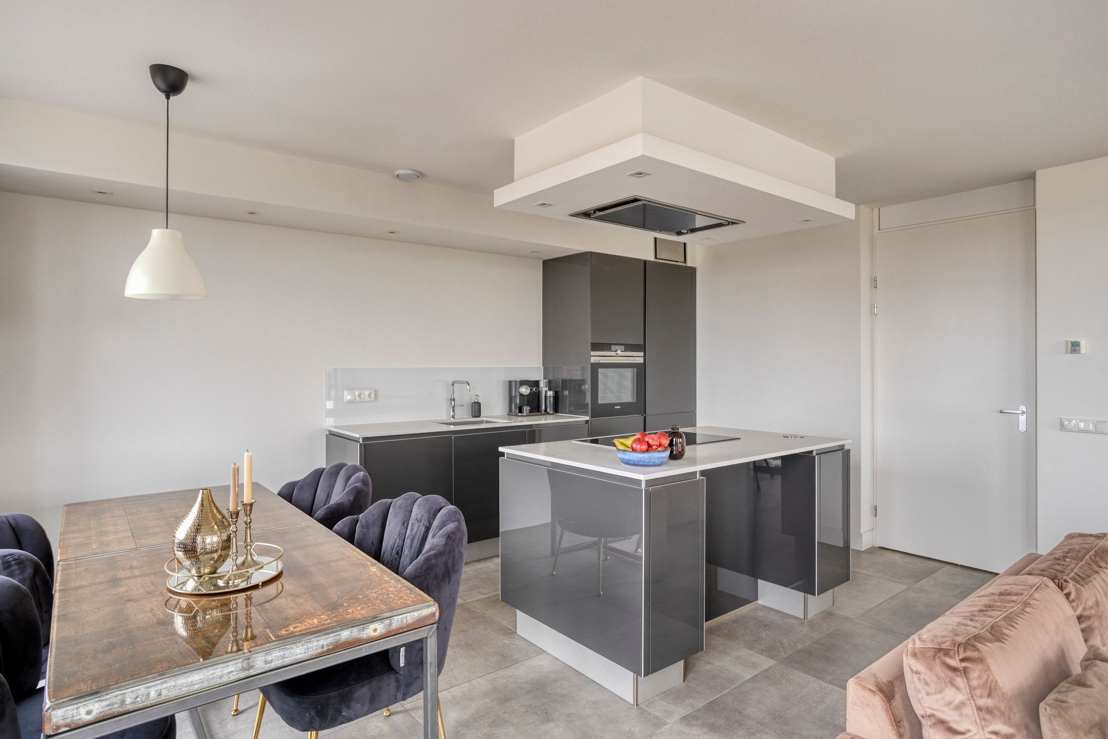 Photo 6 of Hofplein 76